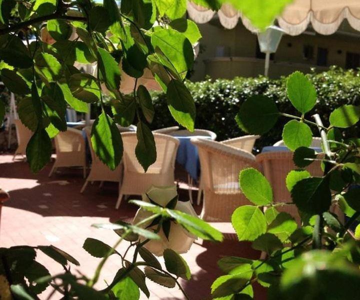 Hotel Solitude Riccione Exterior foto